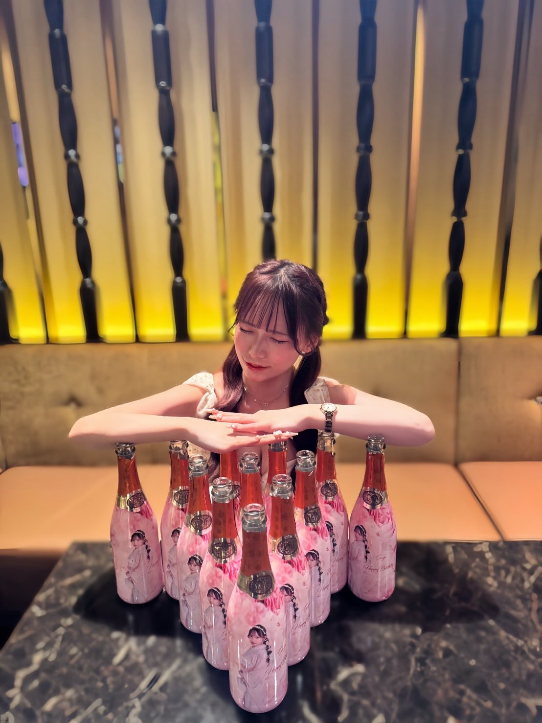 4月8日に🎂誕生日🎊を迎えた 『すず』さんです。 ｜ラウンジリオ 中洲 2